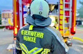 Freiwillige Feuerwehr Hünxe: FW Hünxe: Person unter Lkw-Auflieger eingeklemmt