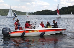 Feuerwehr Essen: FW-E: Segelboot gekentert, drei Personen an Bord, davon eine vermisst.  Gemeinsame Übung der Deutschen Lebens-Rettungs-Gesellschaft (DLRG) und der Essener Feuerwehr auf dem Baldeneysee