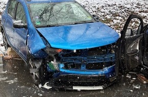 Feuerwehr Herdecke: FW-EN: Schwerer Verkehrsunfall fordert zwei Verletzte