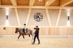 Neues Hofgut auf der «Sonnenalp»: Wo Kinderträume auf Pferderücken Wirklichkeit werden