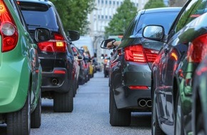 Deutsche Tamoil GmbH: Autofahren in der Stadt bleibt Herausforderung / Rücksichtslose Verkehrsteilnehmer und Parkplatznot sorgen bei Mehrheit der Autofahrer für Frust