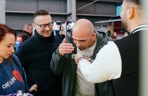 Arnold Andr&eacute; GmbH: R&uuml;ckschau: WTF! SHISHARILLO &uuml;berzeugt auf der Essen Motor Show