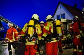 Kreisfeuerwehrverband Calw e.V.: KFV-CW: Kaminbrand dehnt sich zum offenen Dachstuhlbrand aus. Bewohner konnten sich selbst retten.