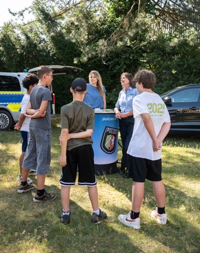 POL-RE: Kreis Recklinghausen/ Bottrop: Gute Gespräche und viel Interesse an der "AnsprechBAR an Schulen"