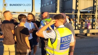 Bundespolizeidirektion München: Bundespolizeidirektion München: Auch am letzten Wiesntag/-abend kam es noch zu einigen Gewaltdelikten im Bahnbereich