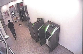Landespolizeiinspektion Gera: LPI-G: (LK GRZ) Polizei sucht Zeugen nach Diebstahl und unbefugter Geldabhebung - Wer erkennt den abgebildeten Mann? (0034612/2026)