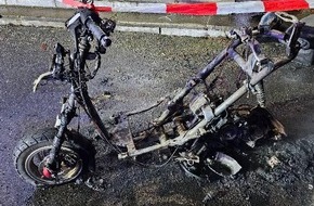 Polizei Wolfsburg: POL-WOB: Brennender Motorroller - Polizei sucht Zeugen