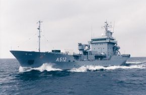 Presse- und Informationszentrum Marine: Kurs auf Kiel - Tender "Mosel" kehrt heim (mit Bild)