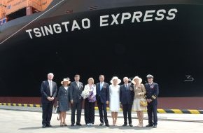 Hapag-Lloyd AG: Neuer Container-Riese für Hapag-Lloyd / "Tsingtao Express" befährt die Route Europa-Fernost