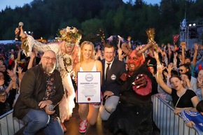 Erfolgreicher Hexentanz-Weltrekord an Walpurgis 2024: 1.173 Hexen holen Bestleistung in Wolfshagen im Harz