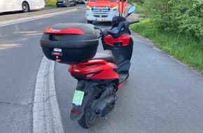 Polizei Aachen: POL-AC: Nach Verkehrsunfallflucht: Polizei Aachen sucht mutmaßlichen Unfallverursacher in einem roten Fahrzeug