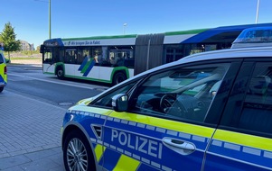 Polizei Hagen: POL-HA: Gemeinsame Pressemitteilung der Hagener Straßenbahn AG und der Polizei Hagen - 4.000 Fahrgäste bei Schwerpunktkontrollen in Bussen kontrolliert