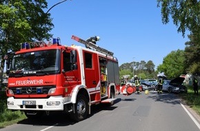 Freiwillige Feuerwehr Hambühren: FW Hambühren: Verkehrsunfall fordert zwei Verletzte - Feuerwehr im Einsatz