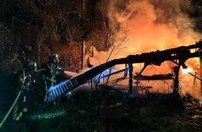 Feuerwehr Bochum: FW-BO: Laubenbrand in Langendreer am Mittwochmorgen