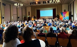 Bund der Freien Waldorfschulen: Waldorfschulen vertreten eine klare Haltung: „Kein Platz für Ideologen!“
