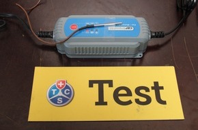 Touring Club Schweiz/Suisse/Svizzero - TCS: Soforthilfe für Batterien: Starthilfekabel und Ladegeräte im TCS-Test