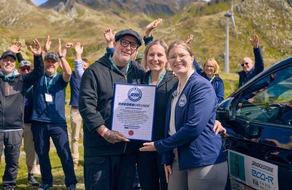 Neuer RID-Weltrekord auf den Kehren der Tremola-Passstraße – ID. Community war mit 55 Fahrzeugen erfolgreich bei längstem Elektroauto-Konvoi einer Marke in Serpentinenfahrt