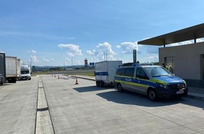 Polizeipräsidium Nordhessen - Kassel: POL-KS: Verkehrssicher in den Urlaub: Autobahnpolizei und Wasserschutzpolizei überprüften Wohnmobile, Wohnwagen und Bootsanhänger