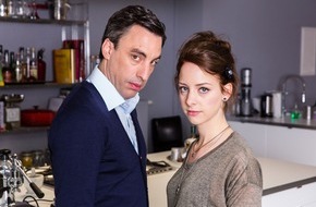 ZDF: "... und dann noch Paula" / Sitcom mit Alexander Schubert und Amelie Plaas-Link im ZDF (FOTO)