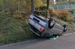 Feuerwehr Mülheim an der Ruhr: FW-MH: Fahrzeug überschlagen, eine verletzte Person
