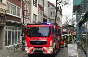Polizeiinspektion Oldenburg-Stadt / Ammerland: POL-OL: +++ Küchenzeile gerät in Brand +++