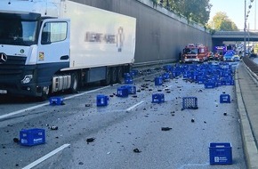 Feuerwehr München: FW-M: Lkw verliert Ladung auf dem Mittleren Ring (Westend)