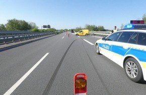 Polizeiinspektion Oldenburg-Stadt / Ammerland: POL-OL: ++ Verkehrsunfall durch Falschfahrerin auf der A 293, 2 Fahrzeuge beschädigte, ohne Verletzte ++