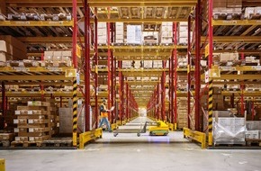 DHL Group: PM: DHL Supply Chain beschleunigt Automatisierungsprojekte durch den Einsatz der SOFTBOT&reg;-Plattform von SVT Robotics / PR: DHL Supply Chain Accelerates Automation Deployments with SVT Robotics SOFTBOT&reg; Platform