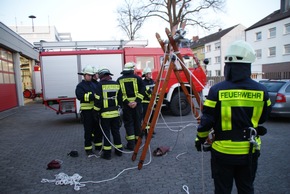 FW-AR: 16 neue Einsatzkräfte verstärken die Arnsberger Feuerwehr