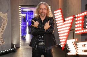 SAT.1: "Born to be wild!" Grundschullehrer Wolfgang rockt mit 61 Jahren die Bühne bei "The Voice Senior" - am Freitag um 20:15 Uhr in SAT.1