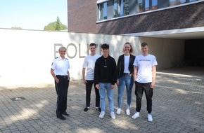 Polizeiinspektion Emsland/Grafschaft Bentheim: POL-EL: Lingen - Fachoberschüler und Jahrespraktikanten begrüßt