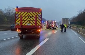 Feuerwehr Bremerhaven: FW Bremerhaven: LKW-Brand in den Kasseler Bergen - Katastrophenschutzkräfte aus Bremerhaven führen erste Brandbekämpfung erfolgreich durch