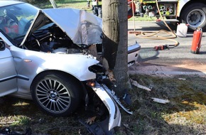 Kreispolizeibehörde Herford: POL-HF: Auto prallt gegen Baum - Insassin schwer verletzt