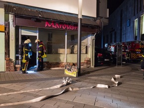 FW-RE: Kabelbrand in Restaurant - Brandrauch zieht in Hotel