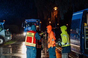 FW Horn-Bad Meinberg: Unwetter betrifft besonders Ortsteil - Feuerwehr bis in die Nacht beschäftigt - zahlreiche Einsatzstellen