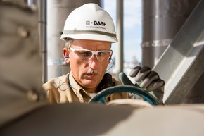 BASF bietet honorarfreies Fotomaterial für Journalisten in der Bilddatenbank der Deutschen Presse-Agentur (dpa) zur Bilanzpressekonferenz 2014 (BILD) (FOTO)