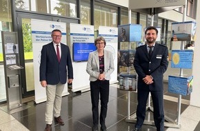 Polizei Bonn: POL-BN: Polizeipräsident Frank Hoever eröffnet die Wanderausstellung des "Zentrums für ethische Bildung und Seelsorge in der Polizei NRW" - Bürgerinnen und Bürger sind zur Besichtigung herzlich eingeladen