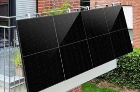 PEARL GmbH: DAH Solar On-Grid-Balkon-Solaranlage, 600/800 Watt, MPPT, 2x 420-Watt-Solarmodule: Balkonsolar-Kraftwerk für Zuhause - mit Kontrolle per App