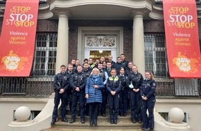 Polizeipräsidium Recklinghausen: POL-RE: Kreis Recklinghausen/ Bottrop: Aus der Vergangenheit für die Zukunft lernen - Polizei besucht Villa ten Hompel - mit Fotos