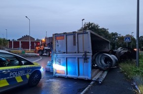 Feuerwehr Bochum: FW-BO: Verkehrsunfall eines LKW in Stiepel