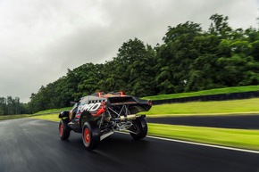 Weltpremiere in Goodwood: Neuer Ford Raptor T1+ zeigt sich bereit für die legendäre &quot;Dakar&quot; und andere Rallyes