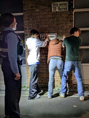 POL-PPTR: Von Drogendelikten bis Täterfestnahme: 2. Landesweite &quot;Crime-Night&quot; begeistert Besucherinnen und Besucher