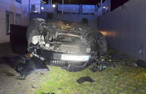 Polizei Bremerhaven: POL-Bremerhaven: Fahrer verliert Kontrolle über BMW und landet auf dem Dach