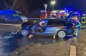 Freiwillige Feuerwehr Borgentreich: FW Borgentreich: Verkehrsunfall mit verletzen Person B241 / Lütgeneder