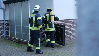 Freiwillige Feuerwehr Celle: FW Celle: Kellerbrand mit zwei verletzten Personen