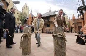 Phantasialand Brühl: Rheinischer Dschungel voller Gefahren! / Neuer faszinierender Themenbereich Deep in Africa und spektakulärer Inverted Coaster Black Mamba im Phantasialand offiziell eröffnet!