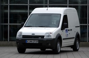 Ford-Werke GmbH: Ford Transit Connect ist der "Transporter des Jahres 2003"