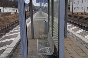 Bundespolizeiinspektion Rostock: BPOL-HRO: Vandalismus am Bahnhof Blankenberg