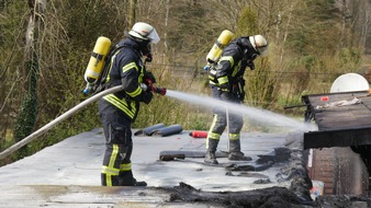Freiwillige Feuerwehr Celle: FW Celle: Gemeldeter Gebäudebrand in Vorwerk