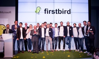 firstbird GmbH: Firstbird launcht weltweit erstes kostenfreies Mitarbeiterempfehlungsportal